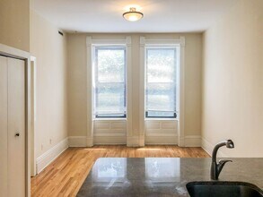 2954 N Racine Ave, Unit 2F in Chicago, IL - Building Photo - Building Photo