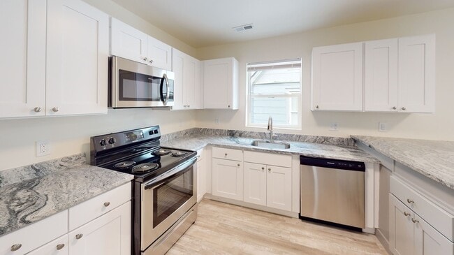 1214 Washtenaw Ct in Ann Arbor, MI - Building Photo - Building Photo