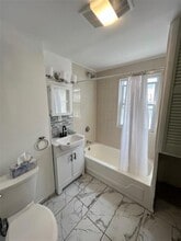 12 Quincy St, Unit 1 in Medford, MA - Building Photo - Building Photo
