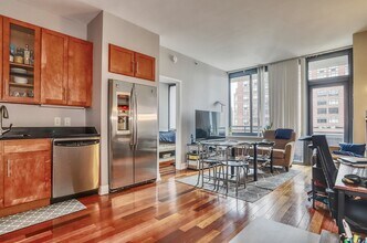 389 Washington St in Jersey City, NJ - Building Photo - Building Photo