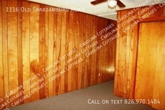 1116 Old Spartanburg Rd in Hendersonville, NC - Building Photo - Building Photo