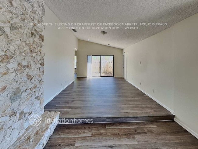 10941 NW 7th St in Coral Springs, FL - Foto de edificio - Building Photo