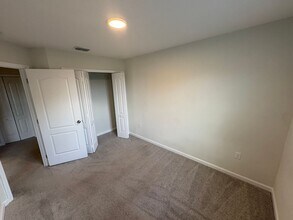 2811 Narcoossee Cmns Wy in St. Cloud, FL - Building Photo - Building Photo