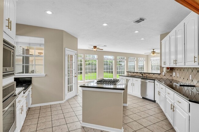 property at 4407 Magnolia Ln