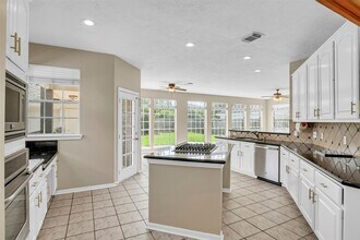 4407 Magnolia Ln in Sugar Land, TX - Building Photo - Building Photo