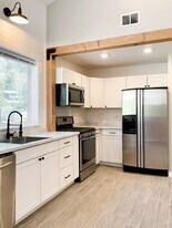 387 Manley Rd, Unit A in Bellingham, WA - Building Photo