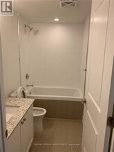 9618 Yonge St in Richmond Hill, ON - Building Photo - Building Photo