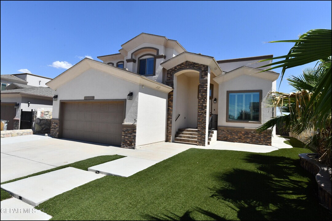 3136 Red Maple in El Paso, TX - Building Photo