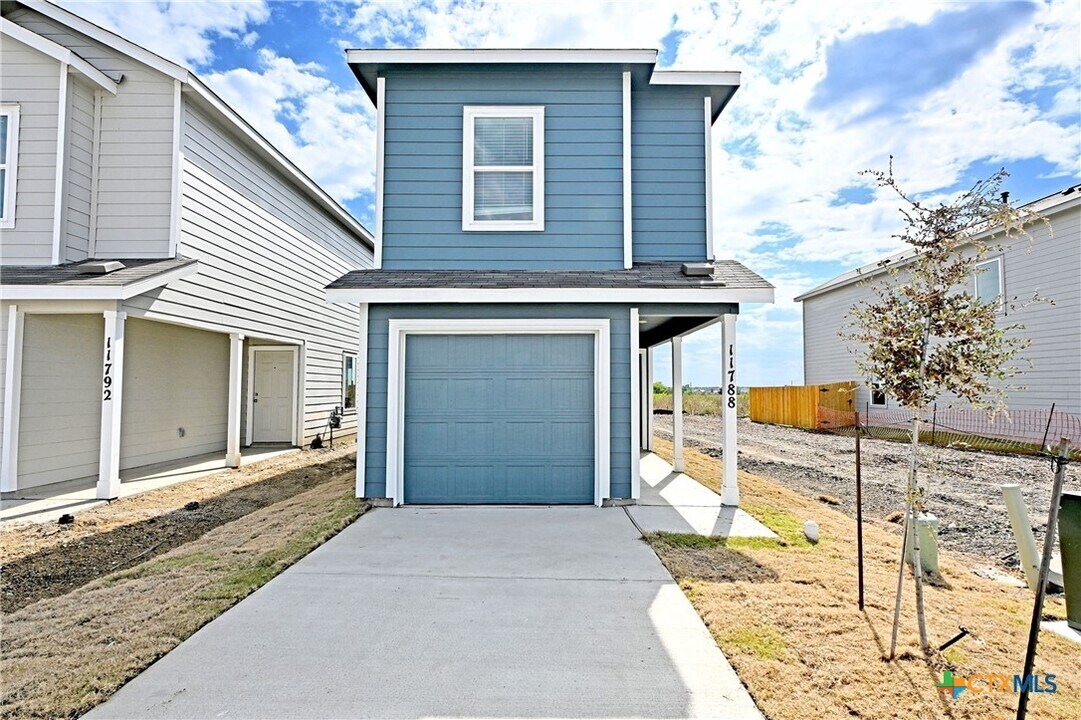 11788 Bluebell Rdg in Converse, TX - Building Photo