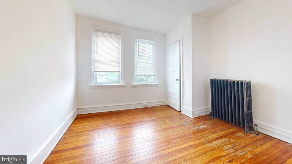 2525 S Lloyd St in Philadelphia, PA - Building Photo