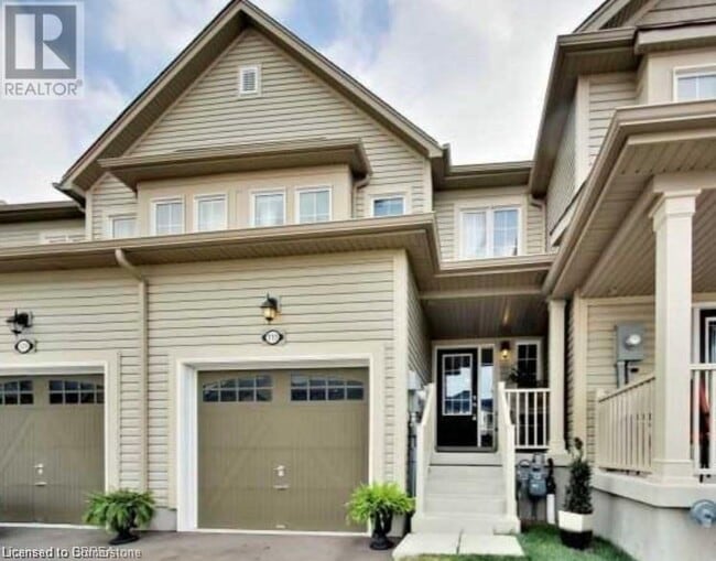 111 Bisset Ave