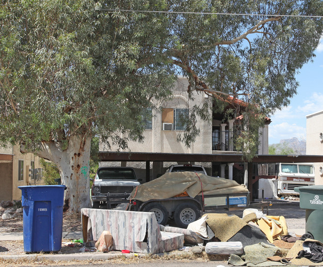 551-557 E Jacinto St in Tucson, AZ - Foto de edificio - Building Photo