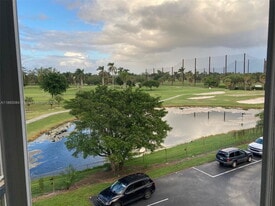 6995 NW 186th St in Hialeah, FL - Building Photo