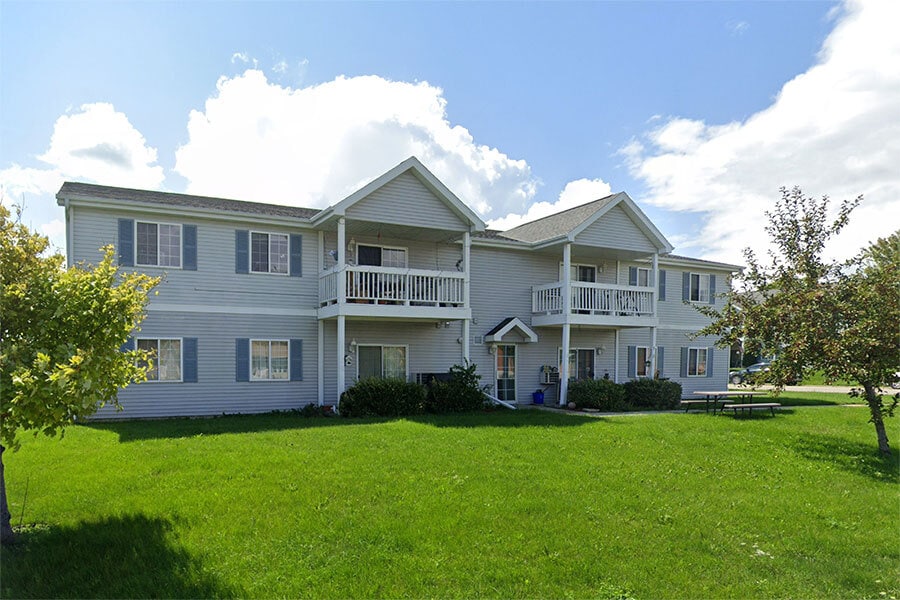 Bayview Apartments in Sturgeon Bay, WI - Foto de edificio