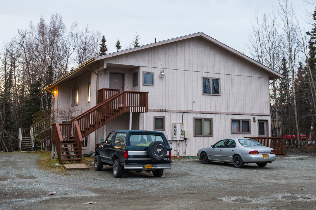 1120 N Elsinore Ave in Wasilla, AK - Building Photo