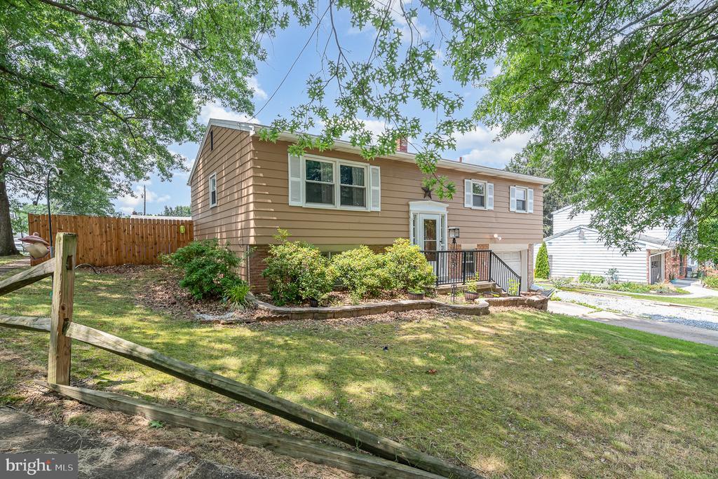 302 Hickory Hill Terrace in Harrisburg, PA - Building Photo