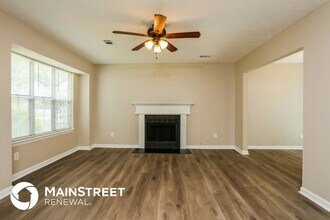 661 Woodcrest Manor Dr in Stone Mountain, GA - Foto de edificio - Building Photo