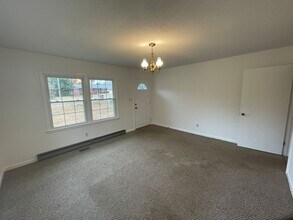 402 Fields Dr in Shelby, NC - Foto de edificio - Building Photo