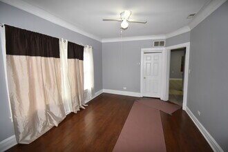 5742 S Artesian Ave in Chicago, IL - Building Photo - Building Photo