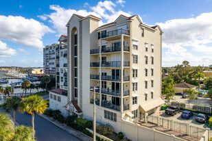 Barclay Square Apartments