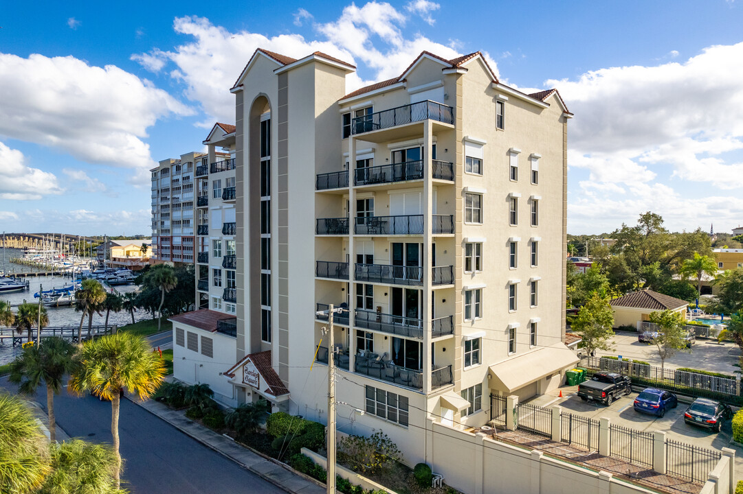 Barclay Square in Cocoa, FL - Building Photo