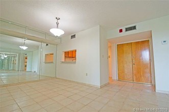 11780 SW 18th St-Unit -307-2 in Miami, FL - Building Photo - Building Photo