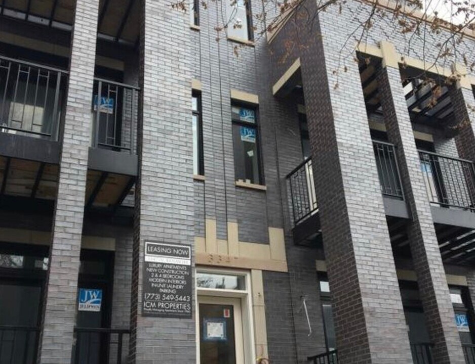 3347 N Kenmore Ave, Unit 1S in Chicago, IL - Building Photo