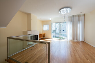 2463 Field Way in Atlanta, GA - Building Photo - Building Photo