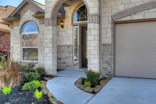 property at 21644 Lexor Dr