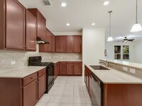 1501 Uhland Dr in Leander, TX - Foto de edificio - Building Photo