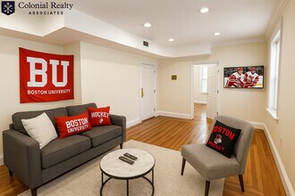 73 Thatcher St in Brookline, MA - Foto de edificio - Building Photo