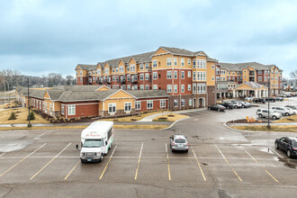 New Perspective Arden Hills in Arden Hills, MN - Foto de edificio - Building Photo