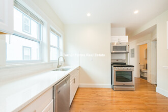 301 Alewife Brook Pky, Unit 1 in Somerville, MA - Foto de edificio - Building Photo