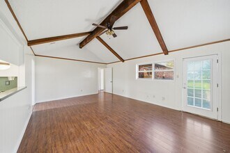 122 White Cedar St in Houston, TX - Building Photo - Building Photo