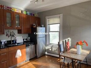 18 Clary St, Unit 2 in Cambridge, MA - Building Photo - Building Photo