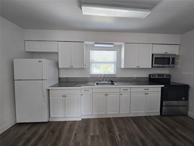 4919 S Renellie Dr, Unit 4 in Tampa, FL - Building Photo - Building Photo