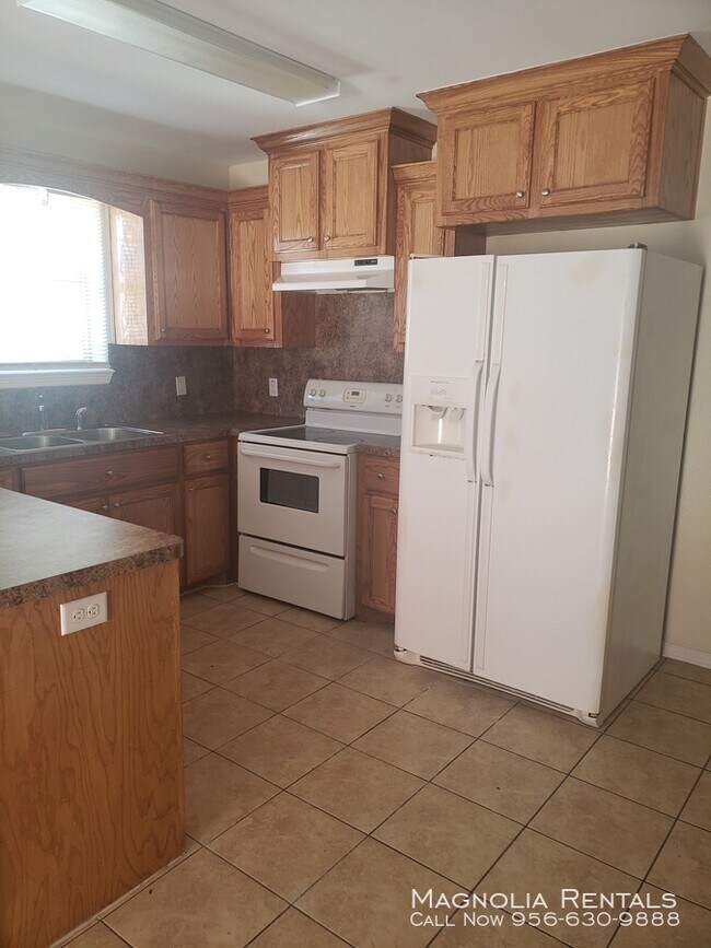 1610 Inspiration Rd-Unit -11 in Mission, TX - Foto de edificio - Building Photo