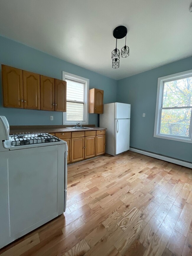 183 Wegman Pky, Unit 2