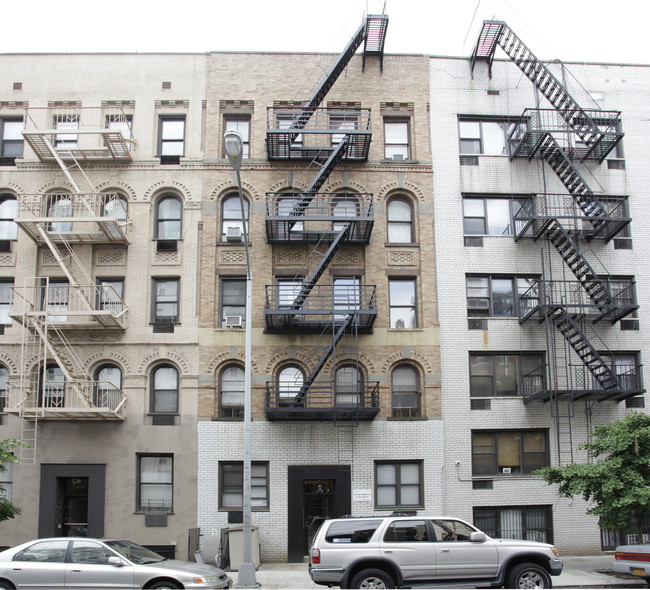 422 E 77th St in New York, NY - Building Photo - Building Photo