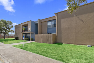 Oso Bay Apartments in Corpus Christi, TX - Building Photo - Building Photo