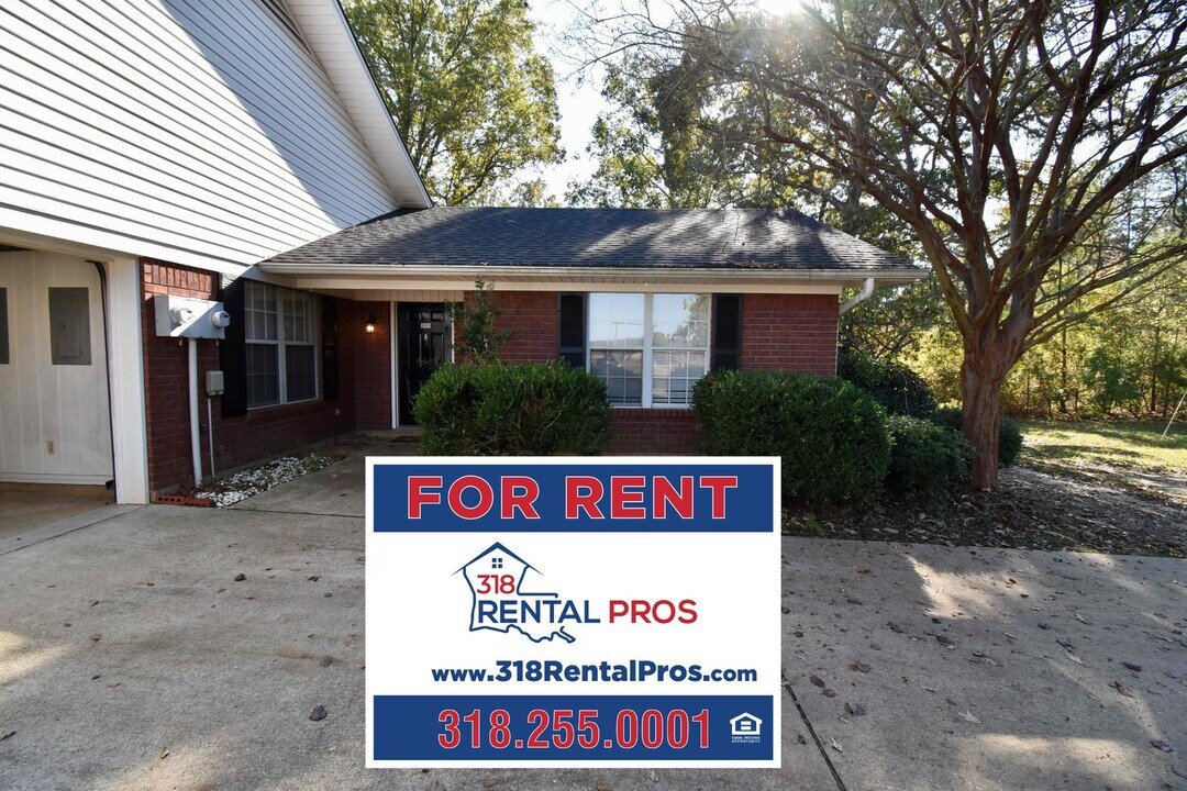 599 Rough Edge Rd in Ruston, LA - Building Photo