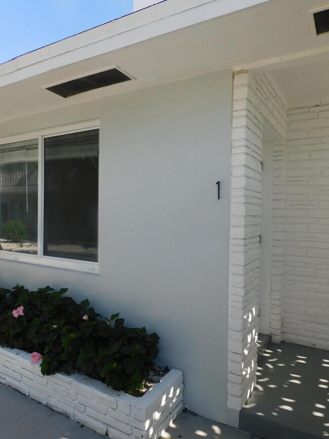15 S Palmway-Unit -1 in Lake Worth, FL - Building Photo - Building Photo