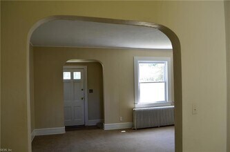 5905 Hampton Blvd in Norfolk, VA - Foto de edificio - Building Photo