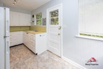 1819 SE Salmon St in Portland, OR - Building Photo - Building Photo