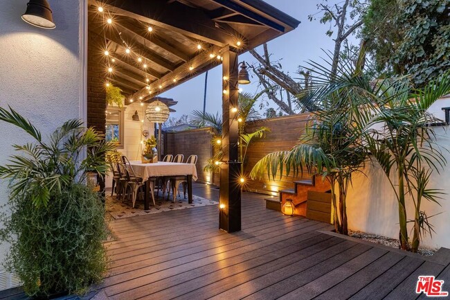 12208 Laurel Terrace Dr in Los Angeles, CA - Building Photo - Building Photo