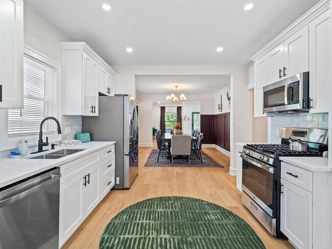 18031 Larchwood Ave in Cleveland, OH - Building Photo - Building Photo