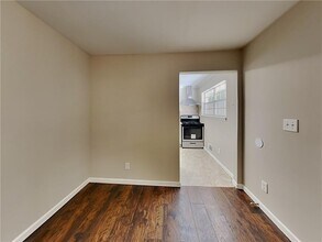 575 Cherry Ln in Jonesboro, GA - Building Photo - Building Photo