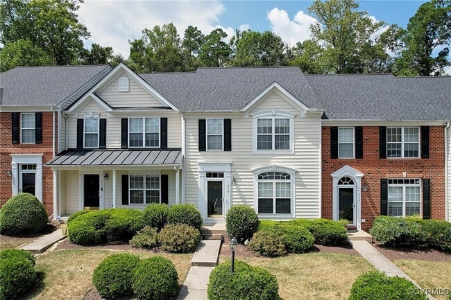 property at 444 Kingscote Ln