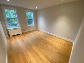 1875 Commonwealth Ave in Boston, MA - Foto de edificio - Building Photo