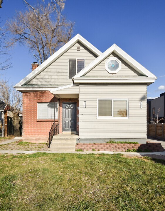 2465 S 700 E in Salt Lake City, UT - Building Photo